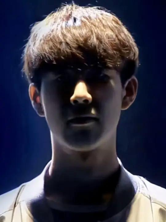 炸个痛快！王记得狂轰乱炸 小伞五杀 Cat掌控战场扳回一城