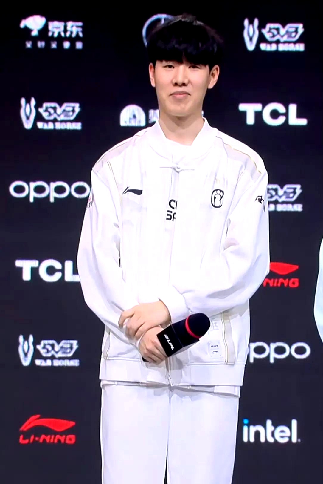 【赛后战报】有惊无险！ JD Gaming 2：1战胜FPX拿到组内赛首胜